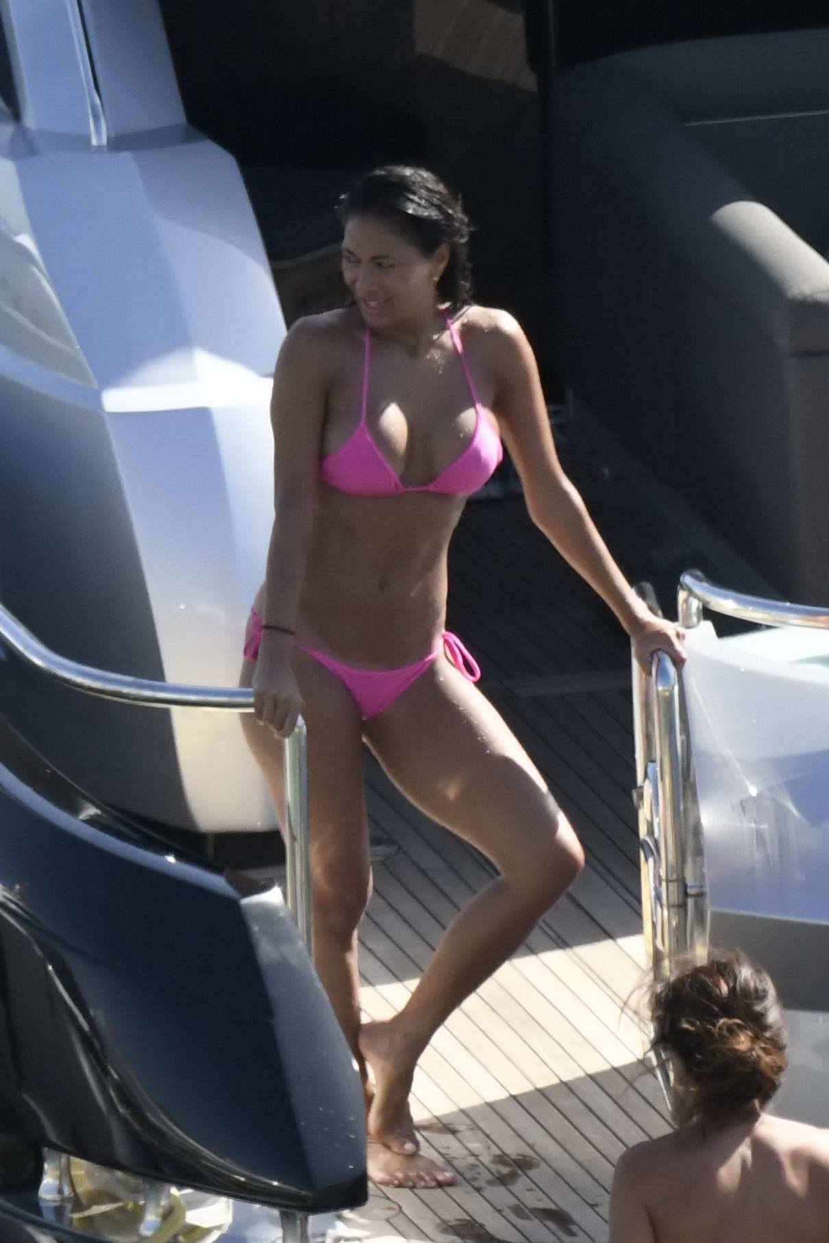 Nicole Scherzinger In A Bikini Enjoying With Friends On A Yacht In Mykonos Greece 030717 21