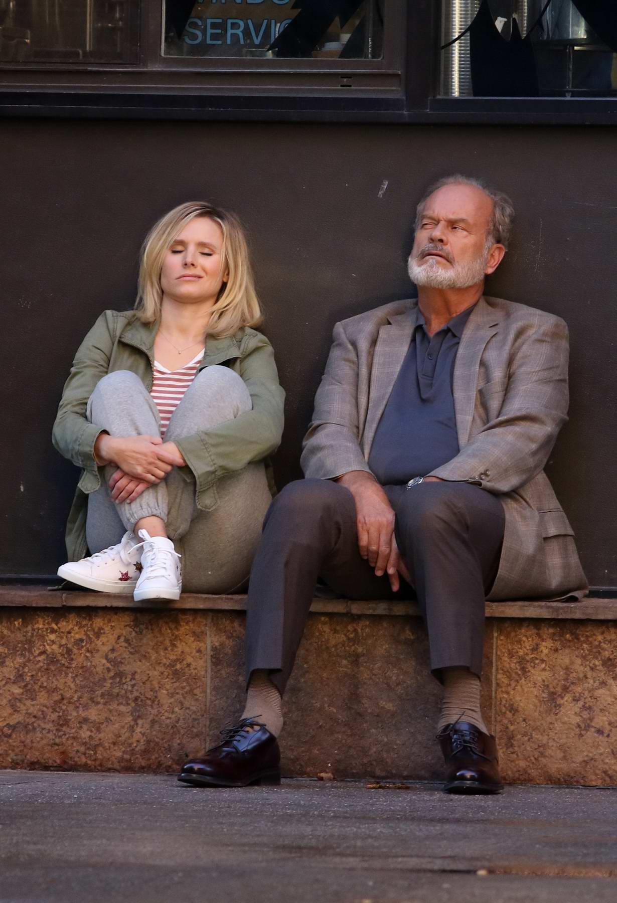 Kristen Bell and Kelsey Grammer relaxing on the set of their