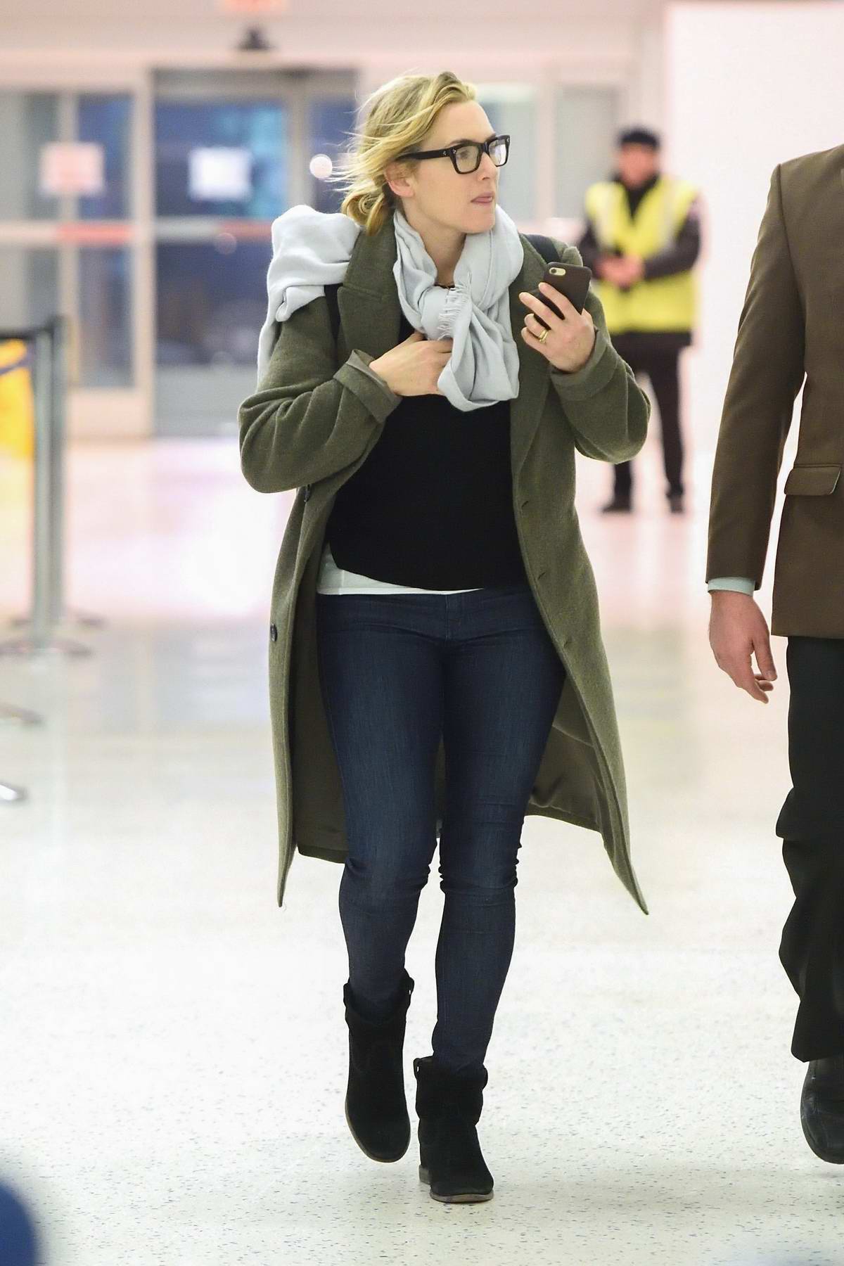 Kate Winslet makes a casual arrival at 