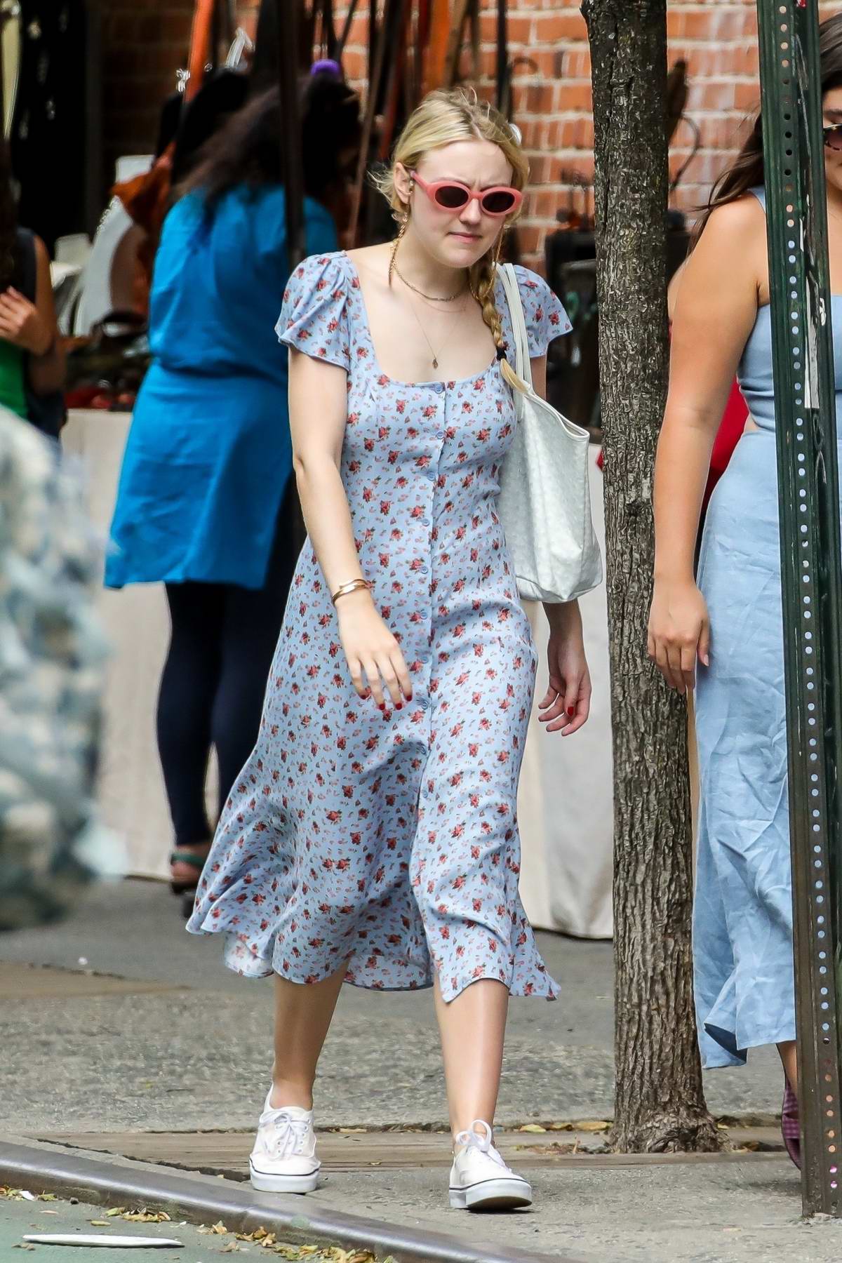 Dakota Fanning And Boyfriend Henry Frye Seen Heading Out For Lunch In New York City 9162