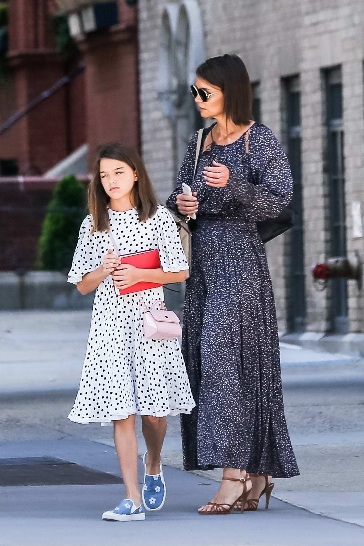 Katie Holmes And Daughter Suri Cruise Take A Walk After Breakfast In Soho New York City 300818 4