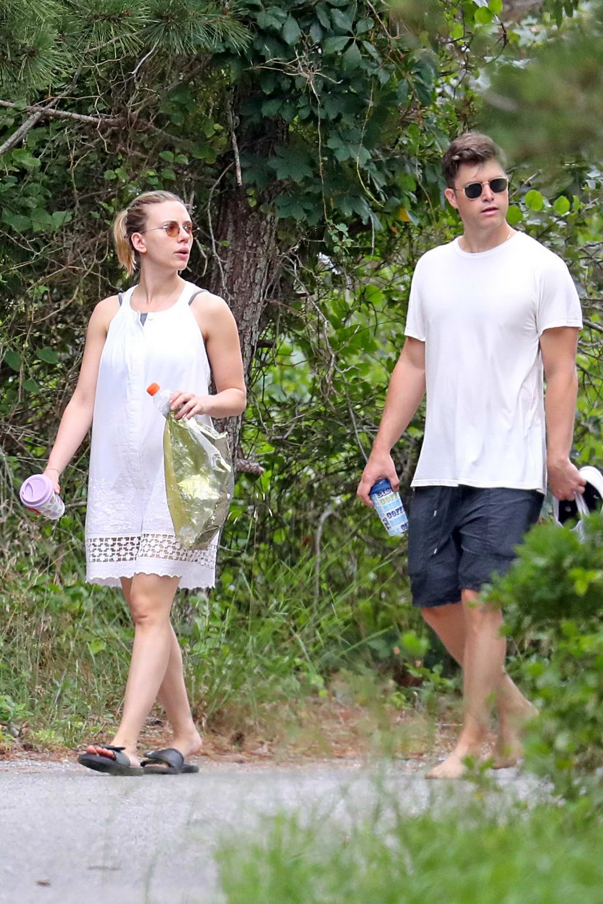 Scarlett Johansson And Colin Jost Stepped Out For A Beach Stroll In The