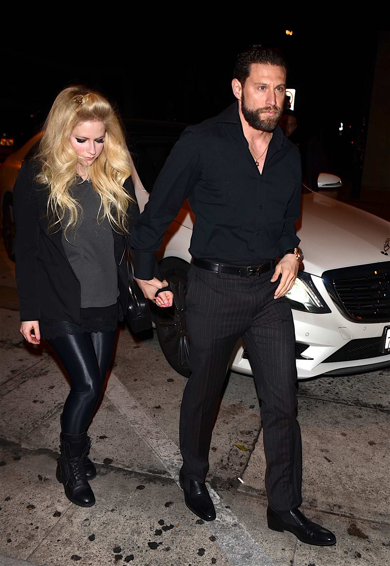 avril lavigne and her new boyfriend j r rotem are spotted at craigs for