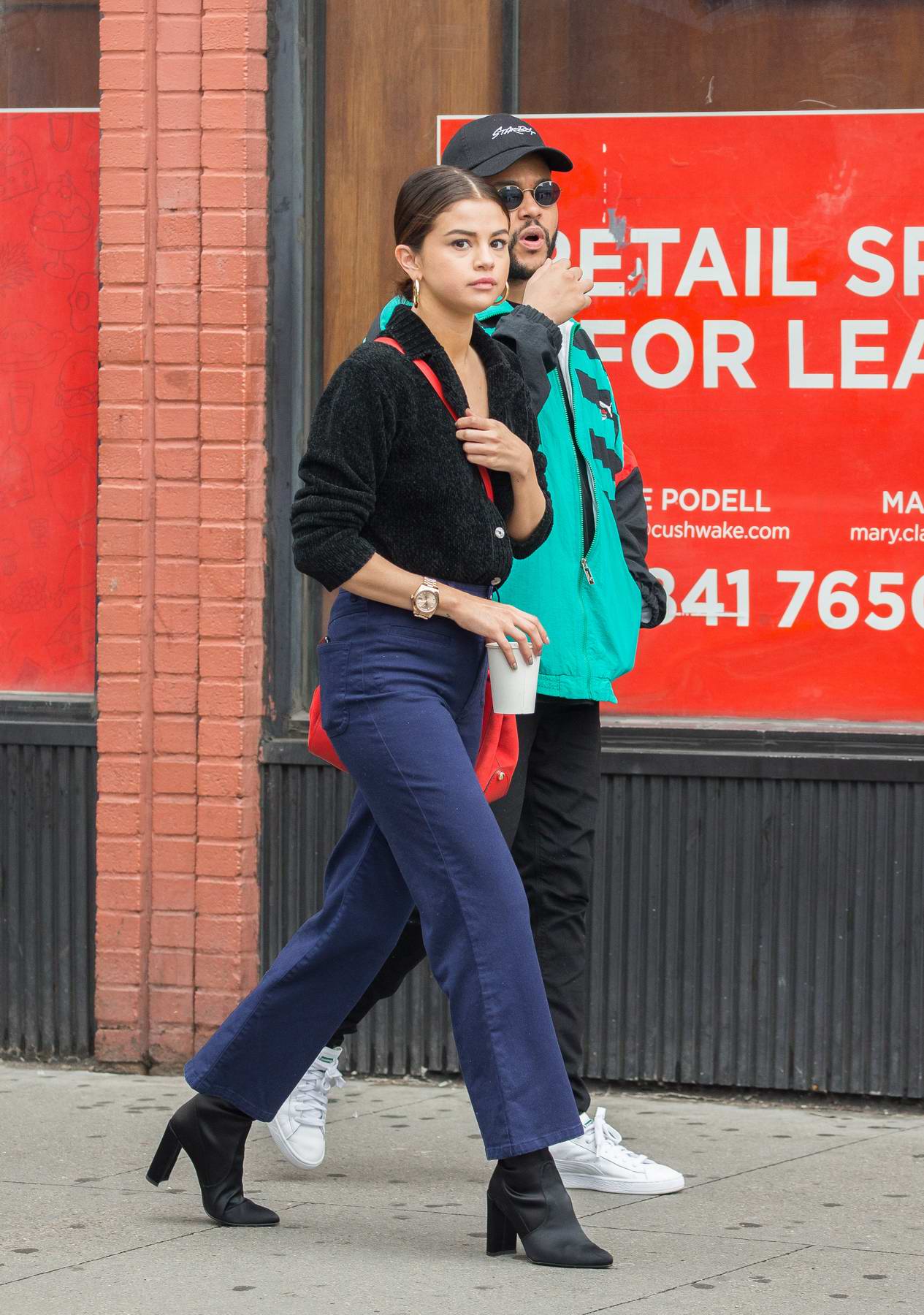Selena Gomez - A Rainy Day in New York 