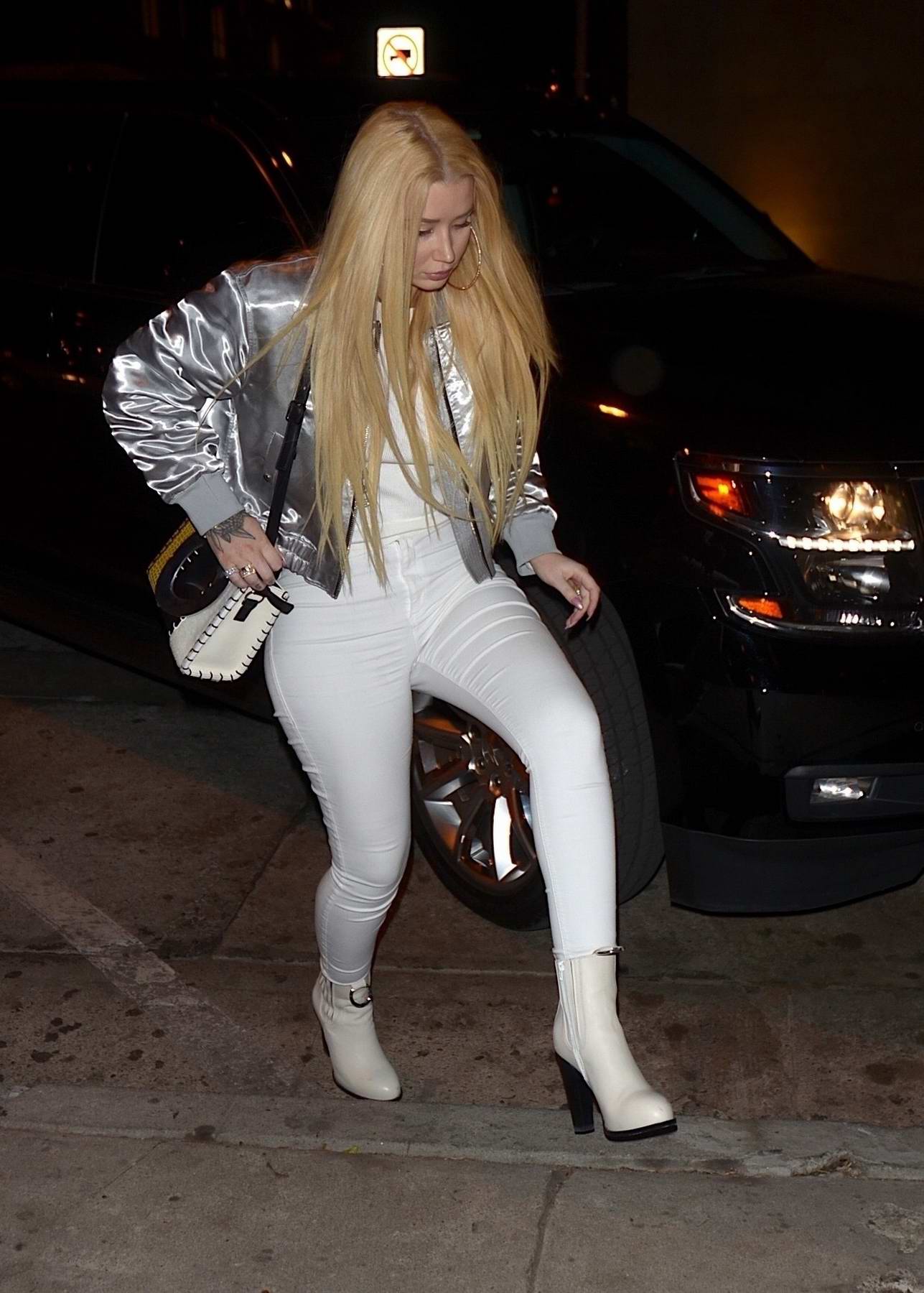 iggy azalea wears a silver jacket paired with skinny white jeans to a  dinner ith former fiancé nick young at craig's in west hollywood-171217_1