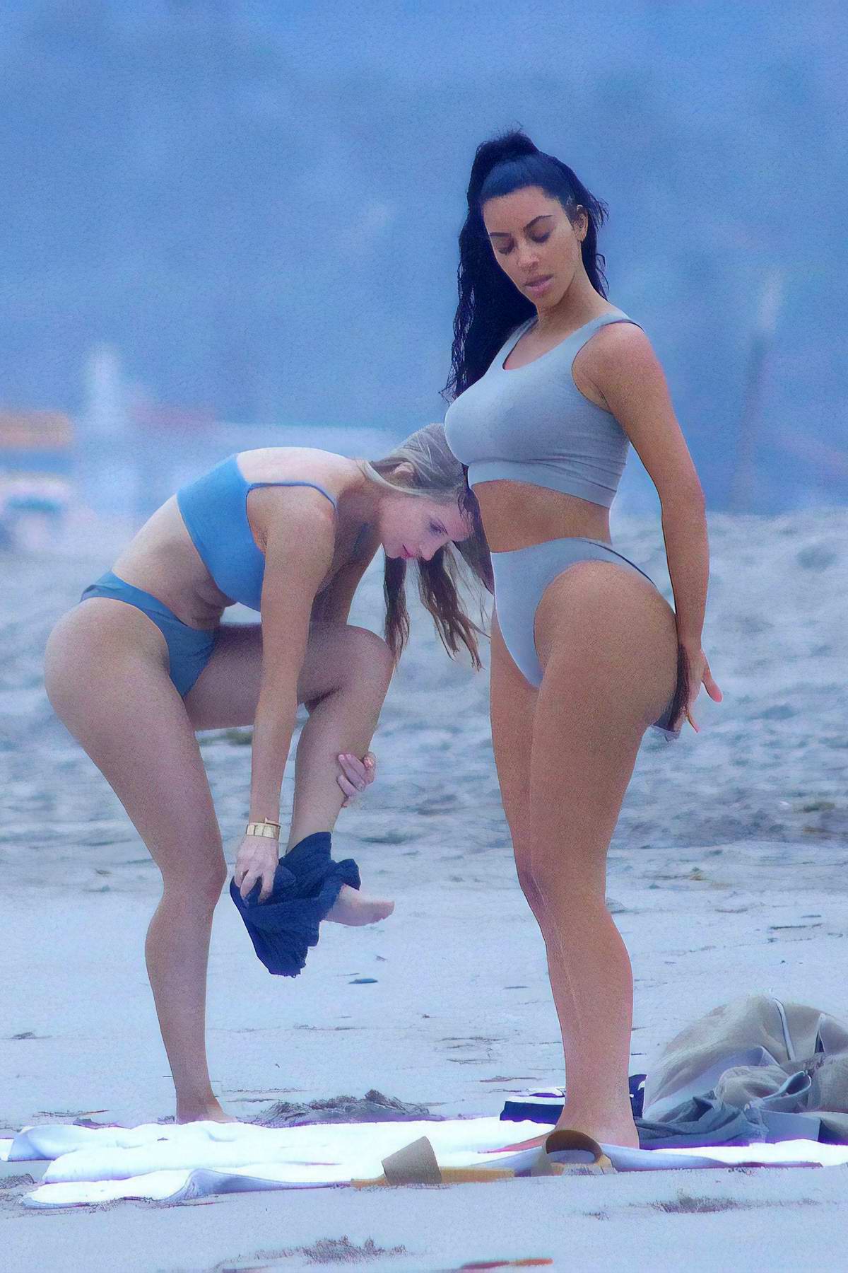 Kim Kardashian: Printed Bikini and Leggings
