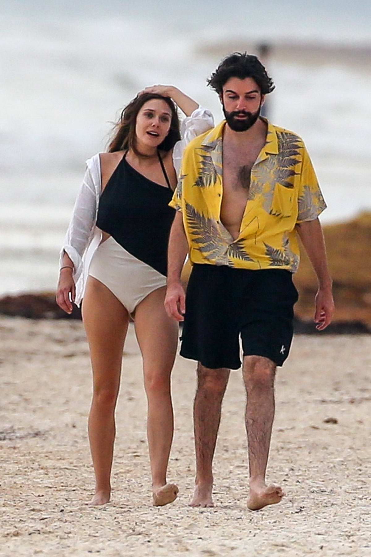 Elizabeth Olsen Spotted In A Swimsuit While Spending A Relaxing Day At The Beach With Boyfriend 3922