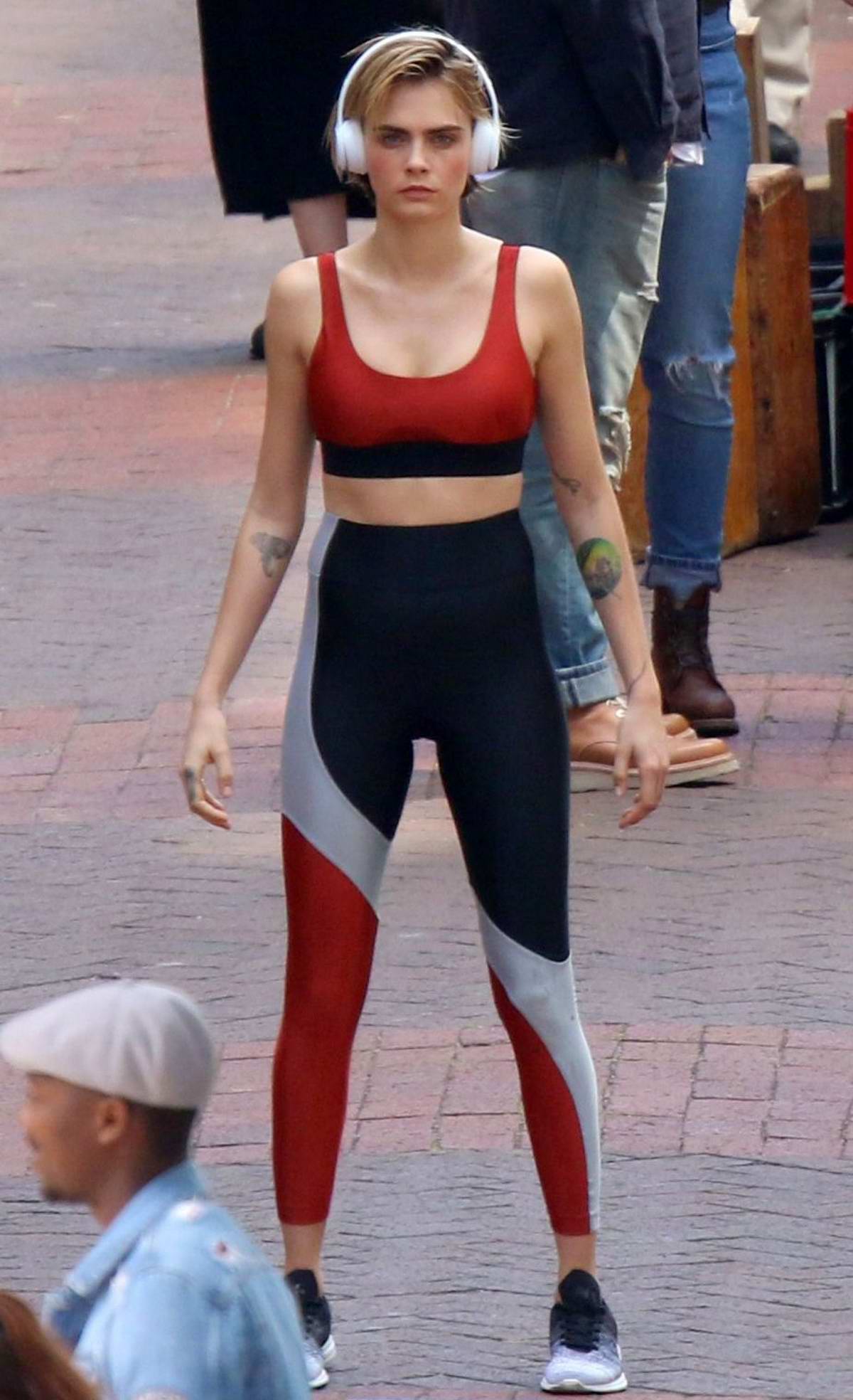 cara delevingne sports multi-colored activewear while filming a volkswagen  commercial in cape town, south africa-251118_2