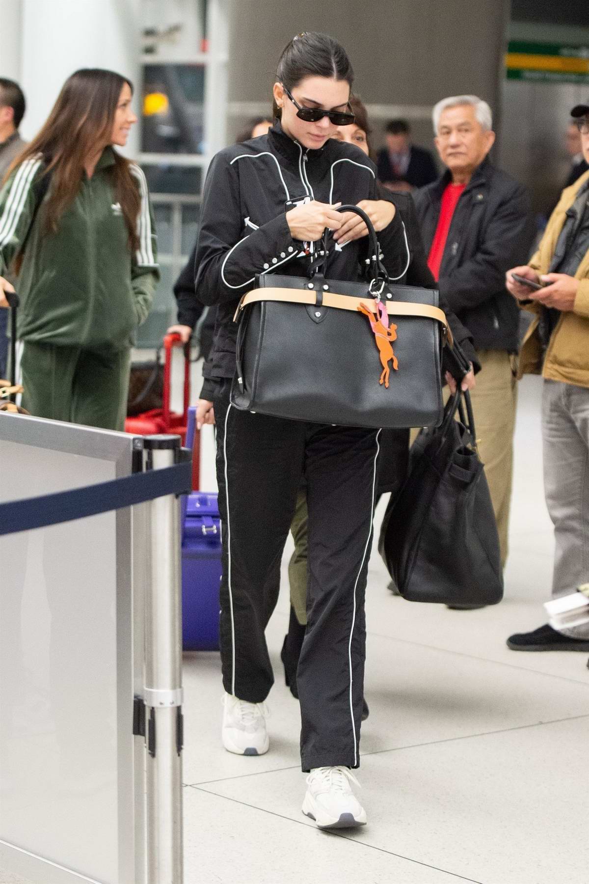 kendall jenner arrives at jfk airport in new york city-130519_2