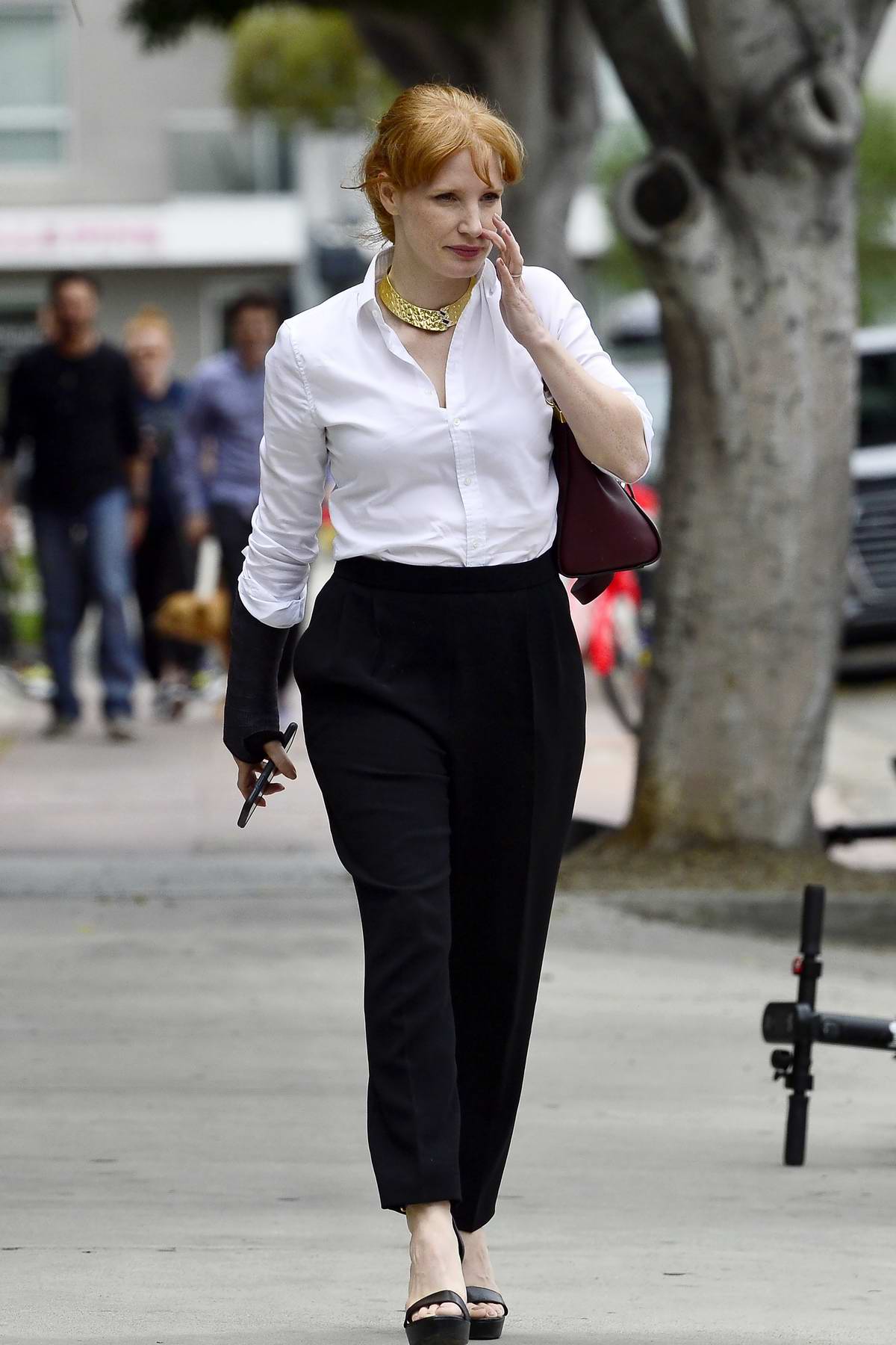 Jessica Chastain Runs Errands Around Milan: Photo 4250376 | Jessica Chastain  Photos | Just Jared: Entertainment News