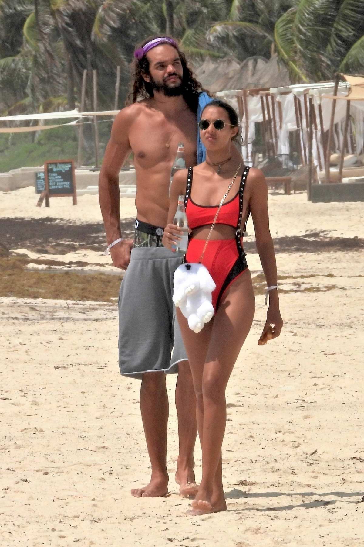 Joakim Noah Wife Naked Beach - Joakim noah girlfriend topless â€” arcatribe.eu
