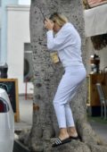 Kate Hudson sports a hoodie and leggings while out on a morning walk in Los  Angeles-221223_6