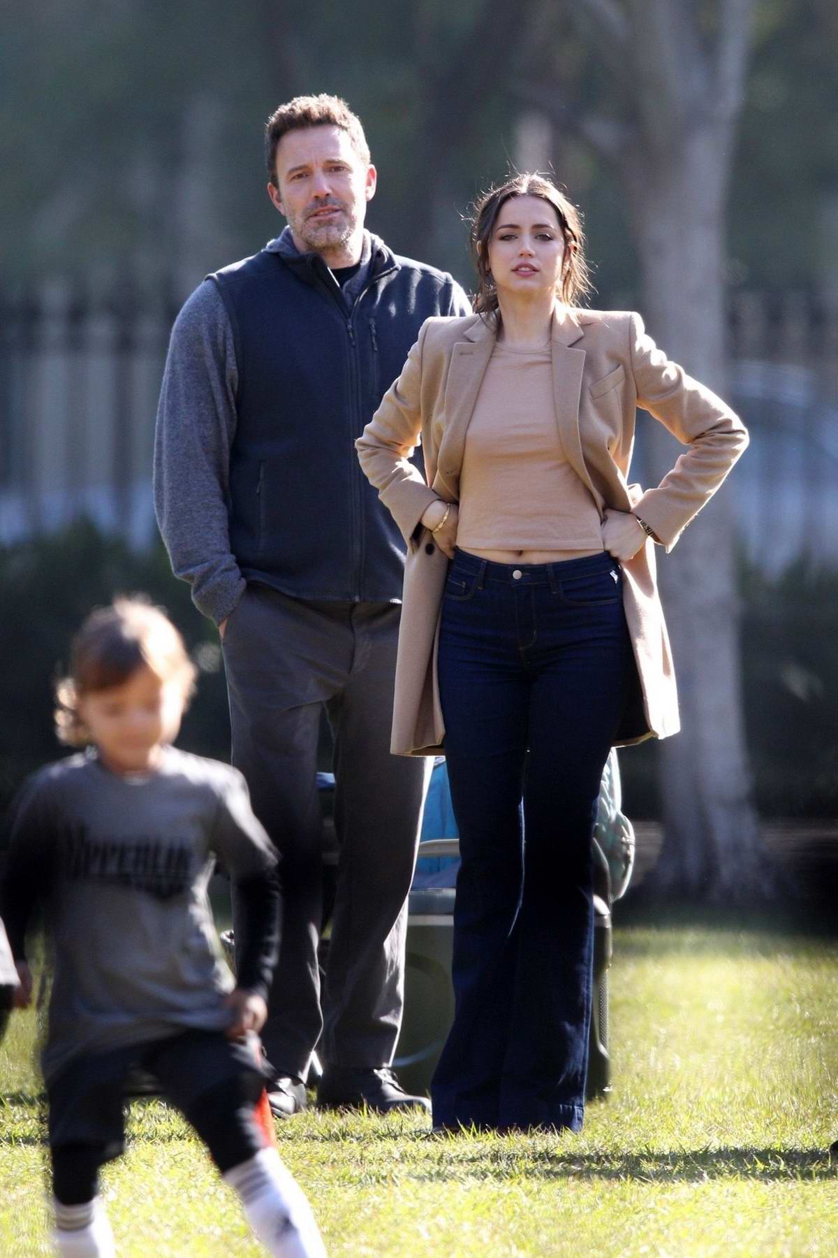 Ana de Armas and Ben Affleck spotted for the first time on the set of