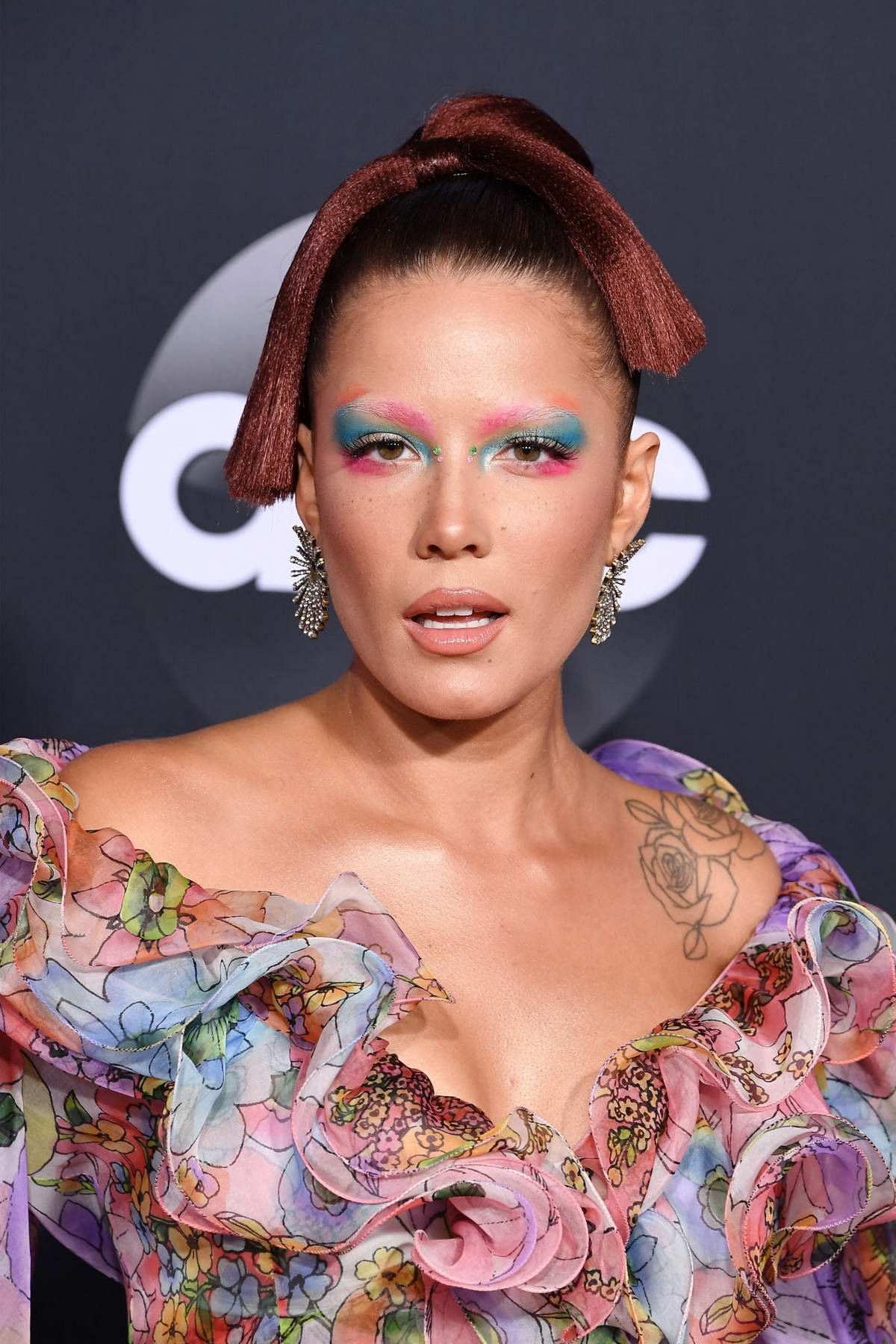 halsey attends the 2019 american music awards at microsoft theater in ...