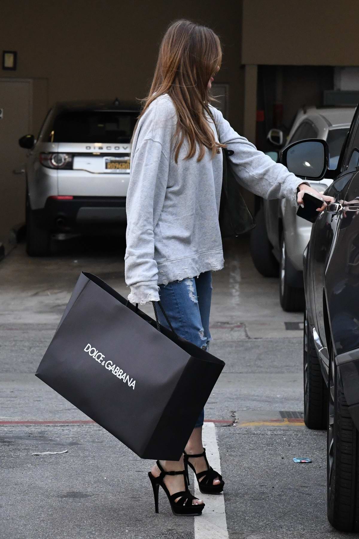 Sofia Vergara Is All Smiles After Some Shopping At Dolce And Gabbana In Beverly Hills California