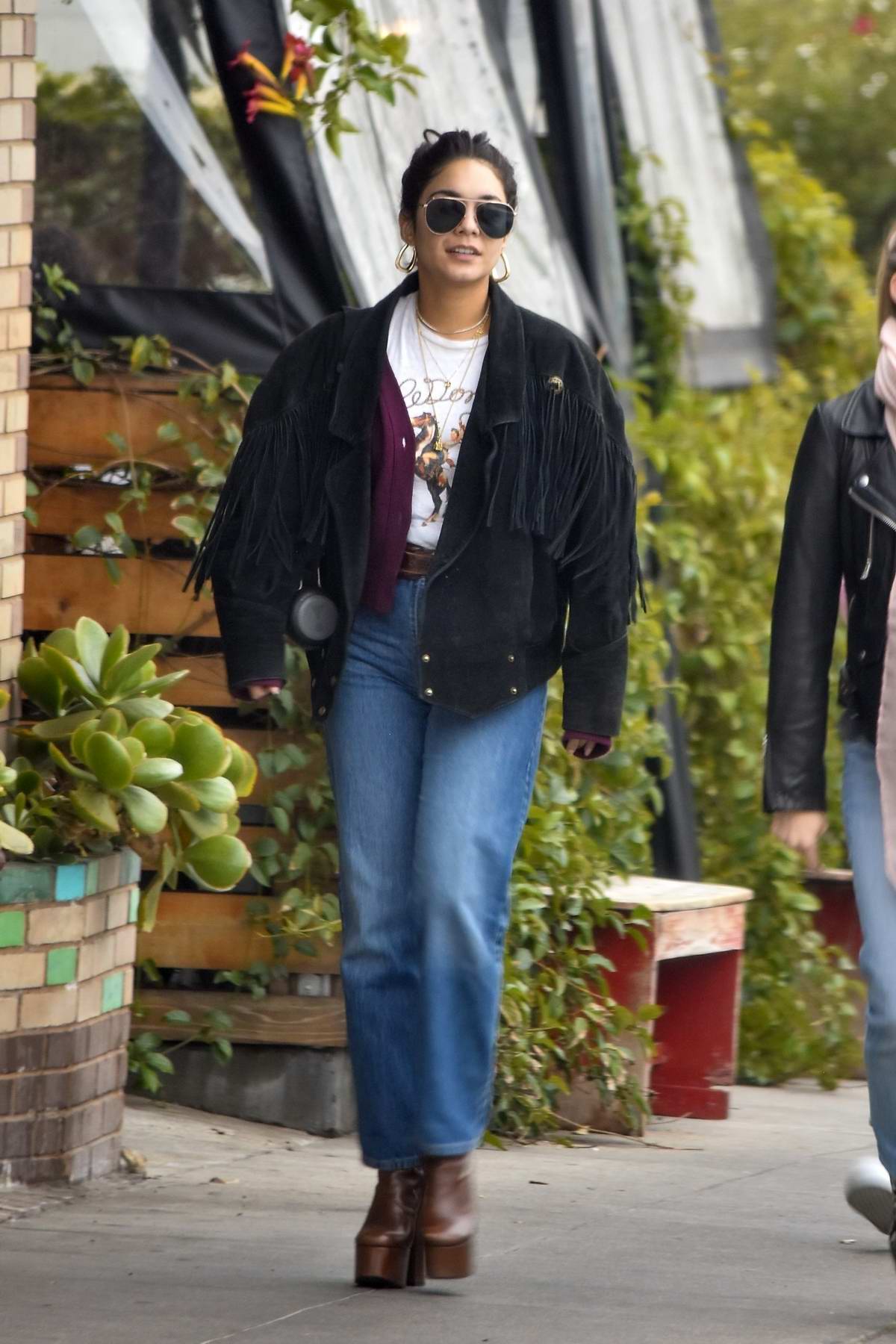 vanessa hudgens seen filming a sportswear ad for her avia activewear  collection in los angeles-160120_6