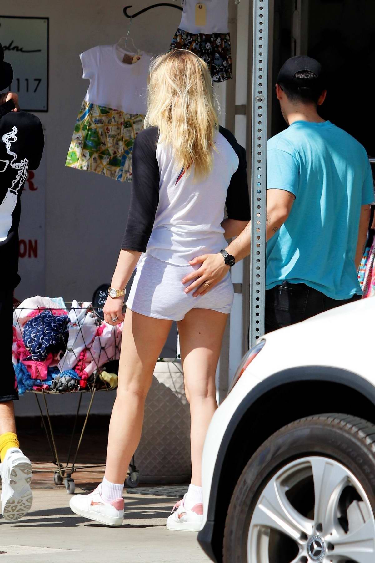 sophie-turner-shows-off-her-long-legs-in-shorts-while-out-for-lunch-with-joe-jonas-in-studio-city-california-060320_10.jpg