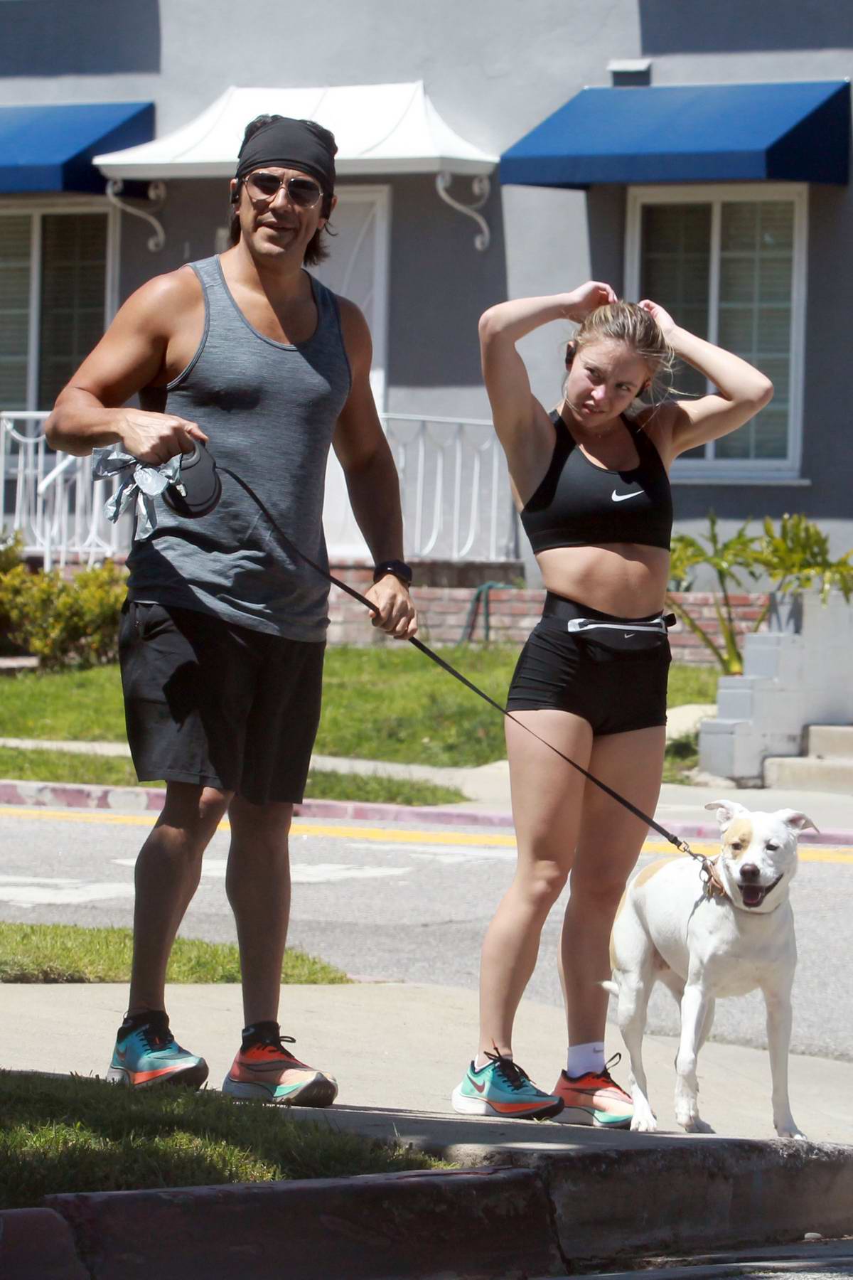 sydney sweeney shows off her fabulous figure while out for a run with a  mystery man in los angeles-160420_13