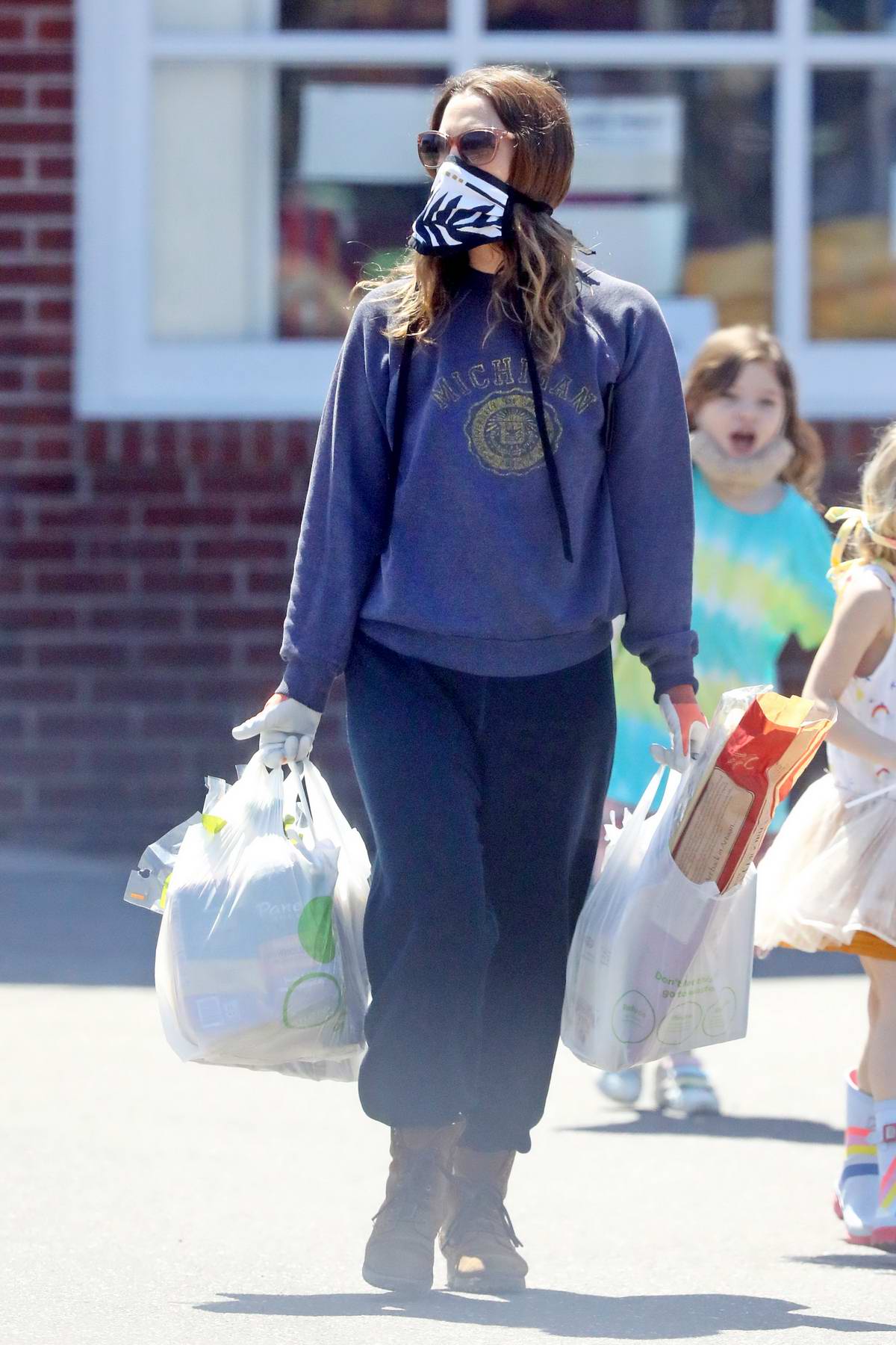 Kendall Jenner dresses comfy and casual for lunch with friends at