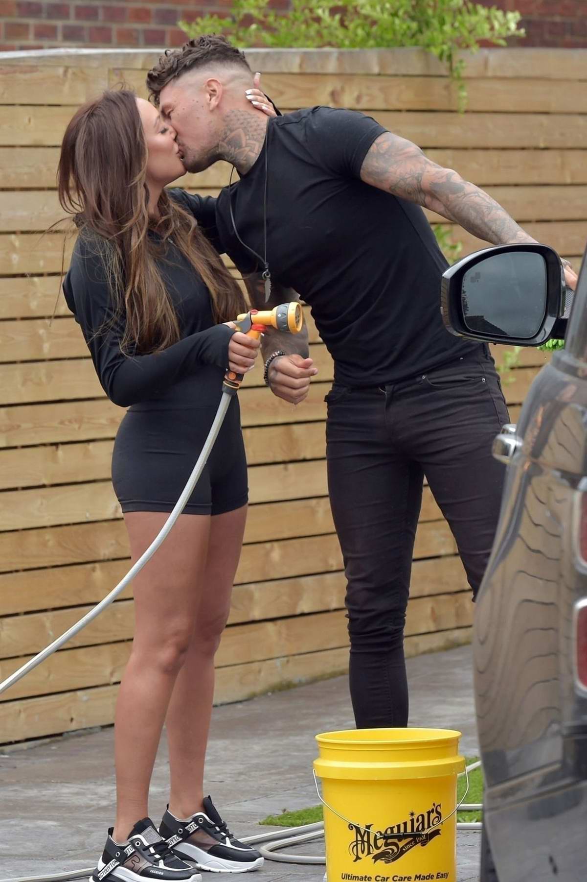 charlotte crosby gets in some pda with her boyfriend during a car