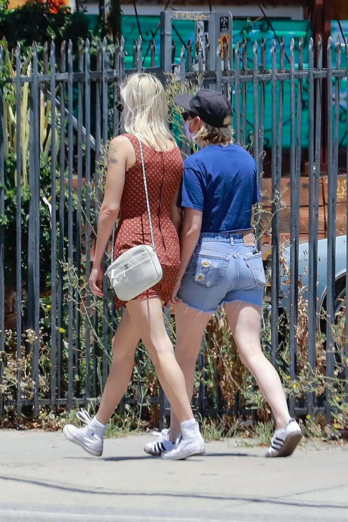 Kristen Stewart and Girlfriend Dylan Meyer Seen Holding Hands While Taking  a Stroll in Los Angeles