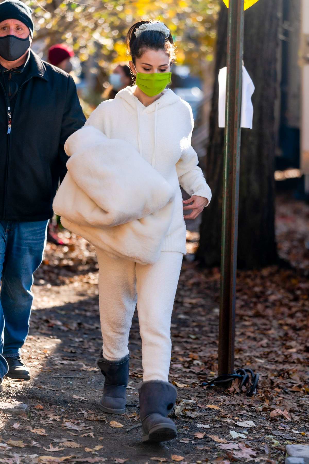 Selena Gomez Gets Cozy in Sweater & Boots for New York Knicks Game