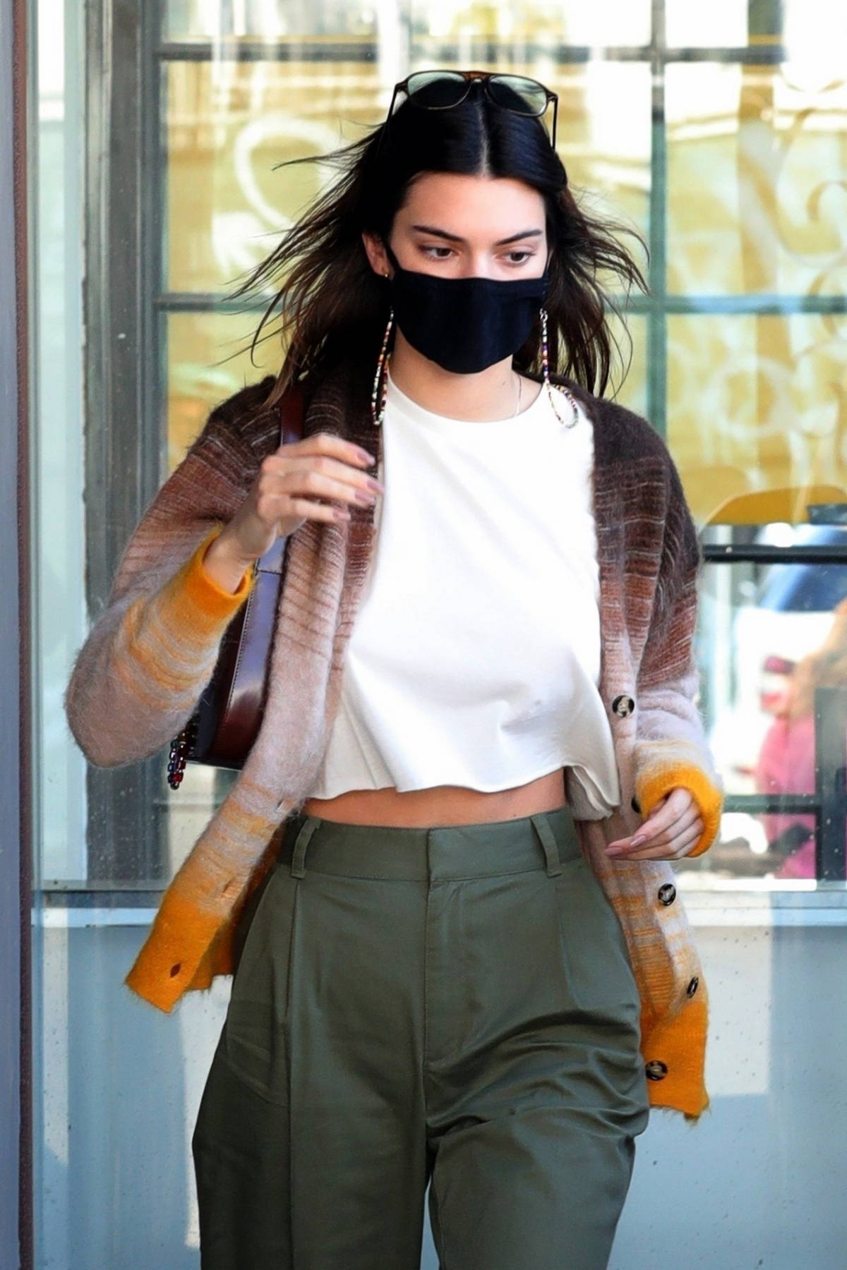 Kendall Jenner Steps Out for Breakfast with Friends