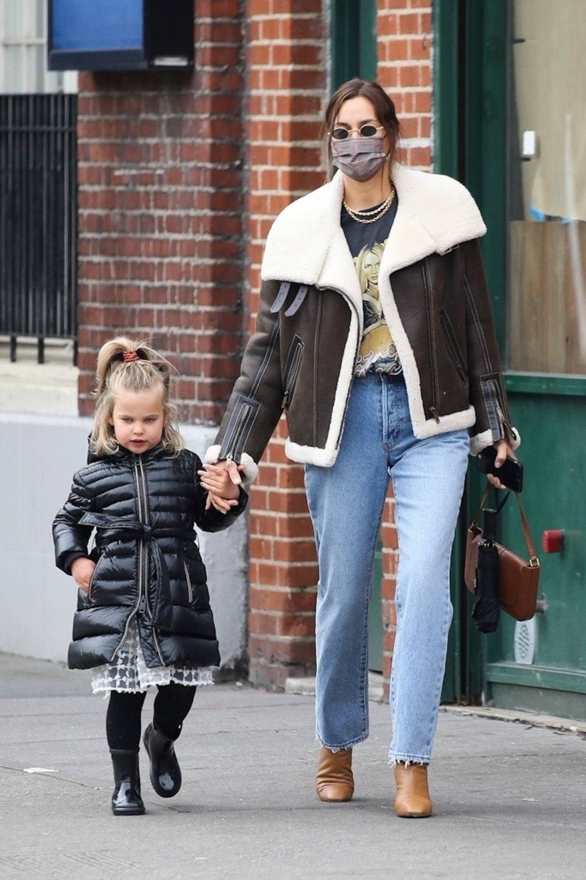 Irina Shayk Keeps It Stylish As She Steps Out On A Stroll With Her Daughter Lea In New York City