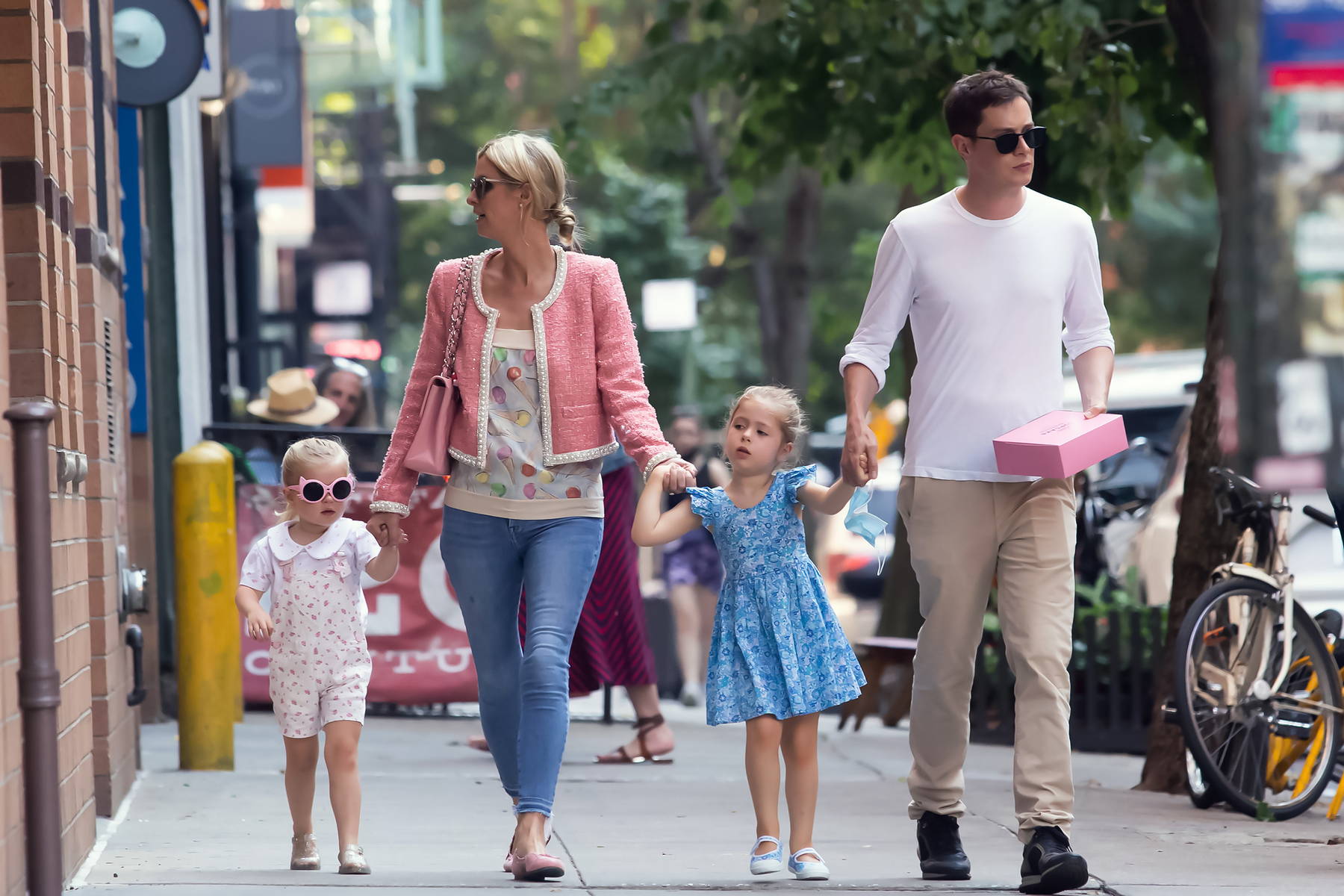 nicky hilton and james rothschild take their girls to the cupcake