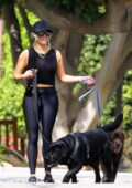 Reese Witherspoon in Tight Black Spandex Leggings - Brentwood 05/01/2021 •  CelebMafia