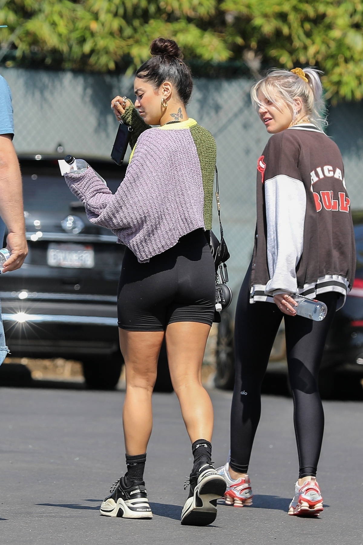 https://www.celebsfirst.com/wp-content/uploads/2021/06/vanessa-hudgens-sports-black-workout-top-and-legging-shorts-as-she-hits-the-gym-in-west-hollywood-california-030621_8.jpg