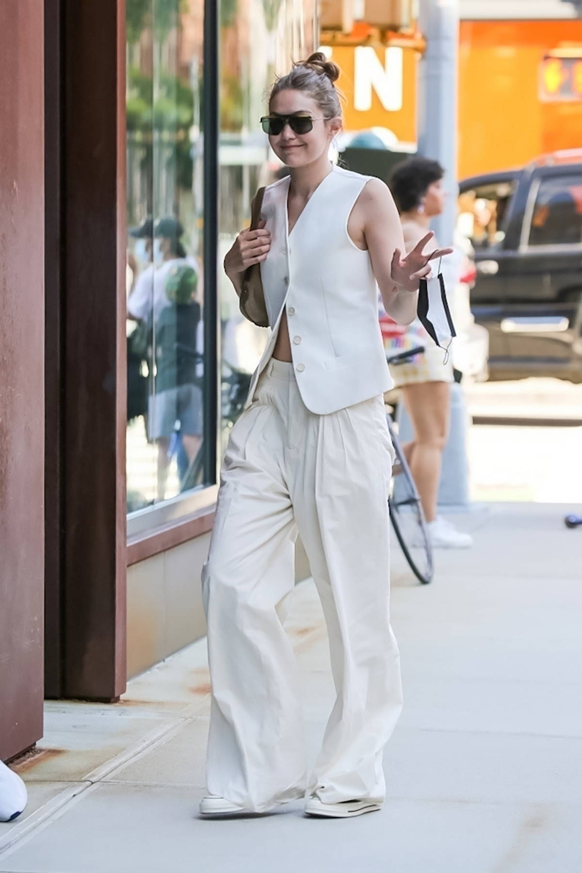 Hailey Bieber & Gigi Hadid's Off-Duty Looks To Die For, See Here