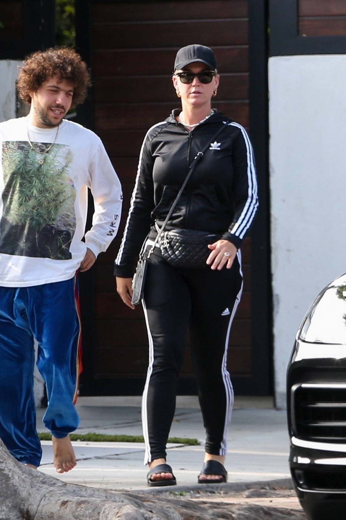 paradijs naam Vochtigheid katy perry sports a black adidas tracksuit as she leaves after visiting  benny blanco in hollywood, california-280921_4