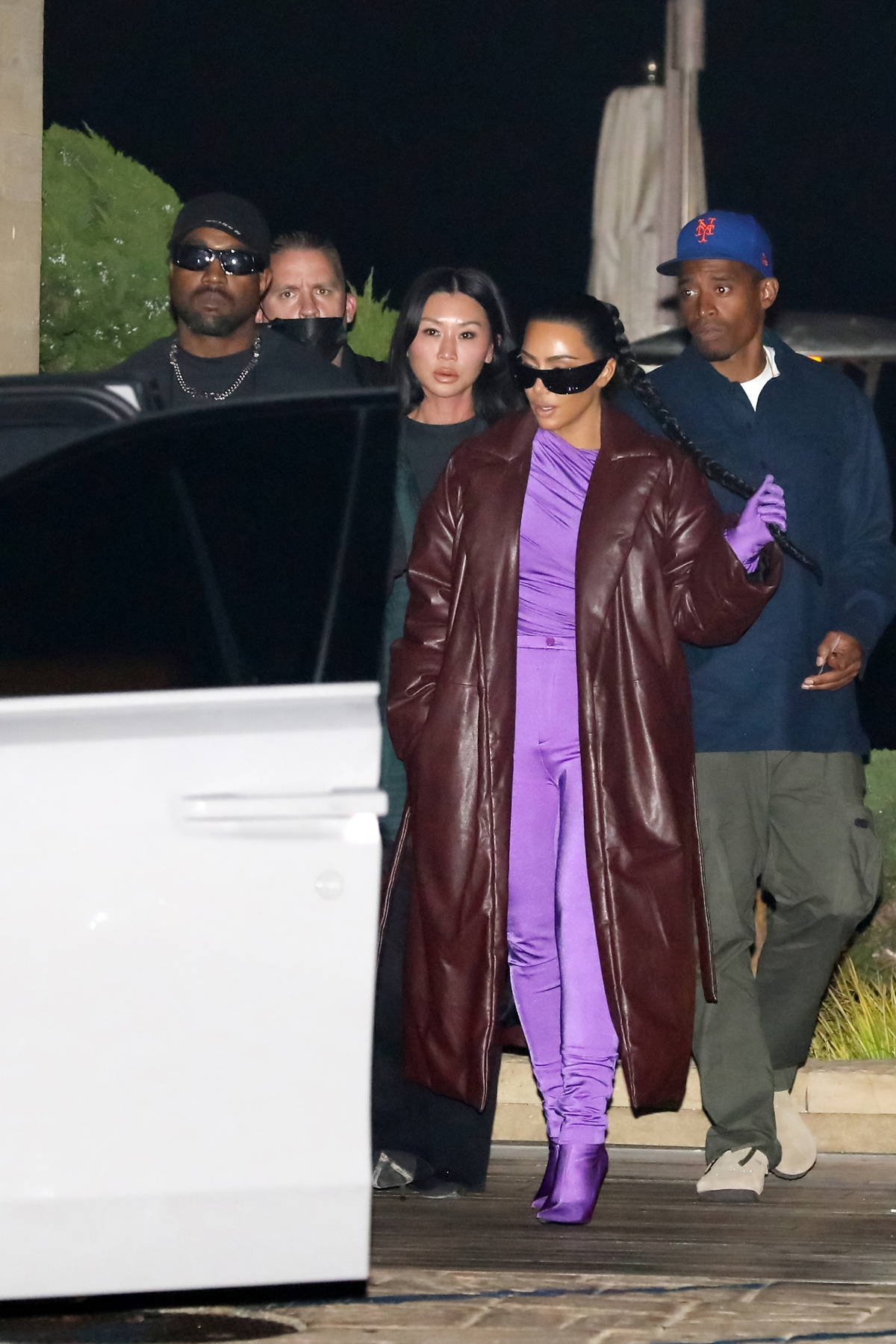 kim kardashian and kanye west get together for dinner with friends at nobu  in malibu, california-300921_8