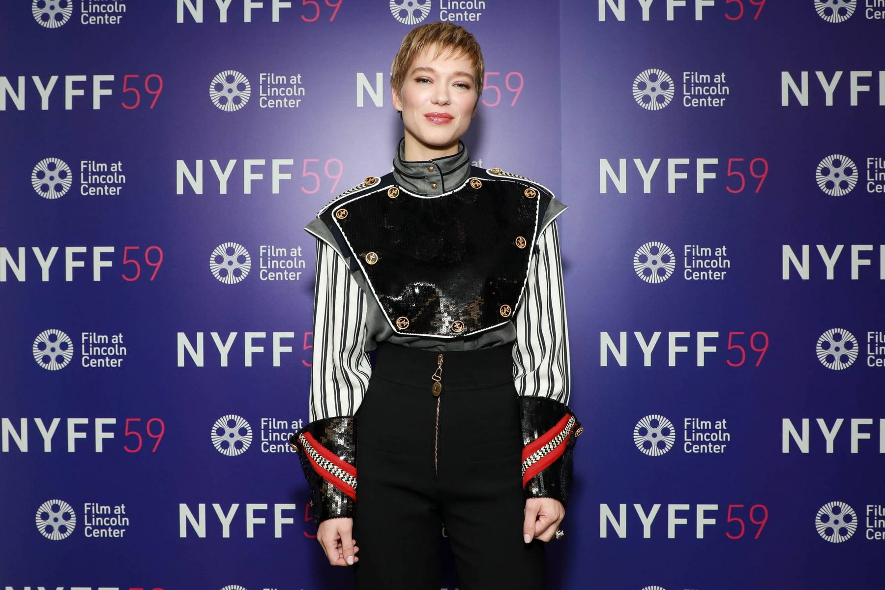Bond girl Lea Seydoux debuts new light blonde pixie cut at The French  Dispatch screening in Paris