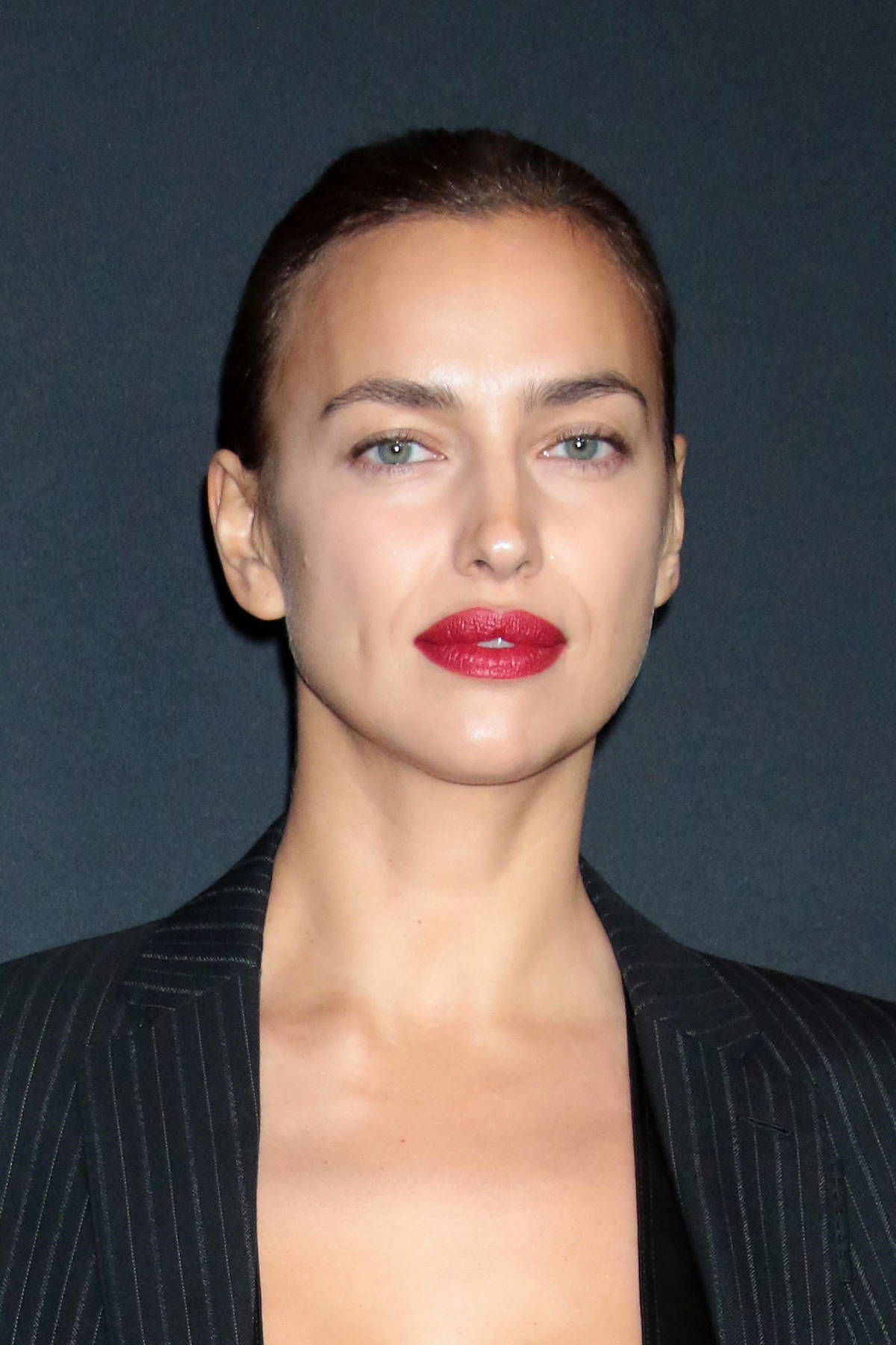 irina shayk attends the world premiere of 'nightmare alley' at alice ...