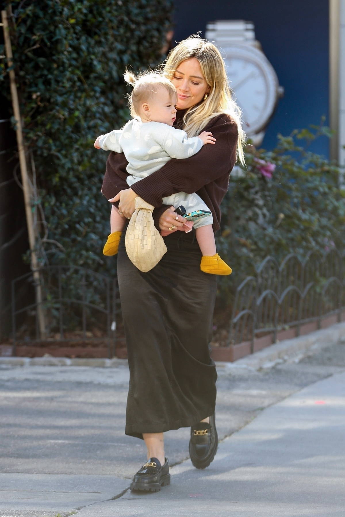 Hilary Duff Takes a Mommy Break and Goes Shopping in Beverly Hills