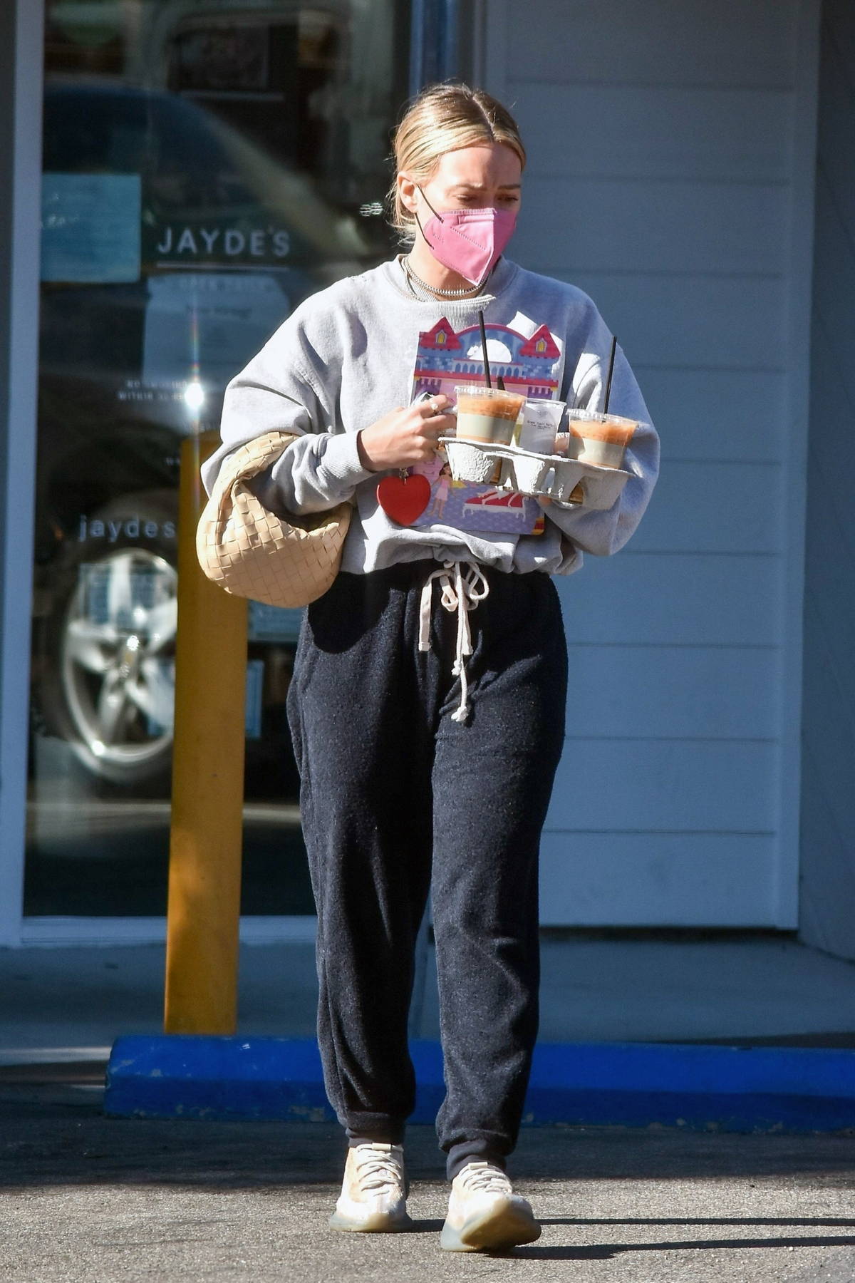 Hilary Duff Picking Up Some Coffee in Los Angeles April 20, 2008