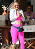 Kate Hudson In Hot Pink Crop Top & Leggings In Miami – Photos – Hollywood  Life