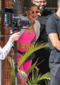 kate hudson stands out in hot pink crop top and leggings while attending a  yoga event at nikki beach in miami, florida-270222_1