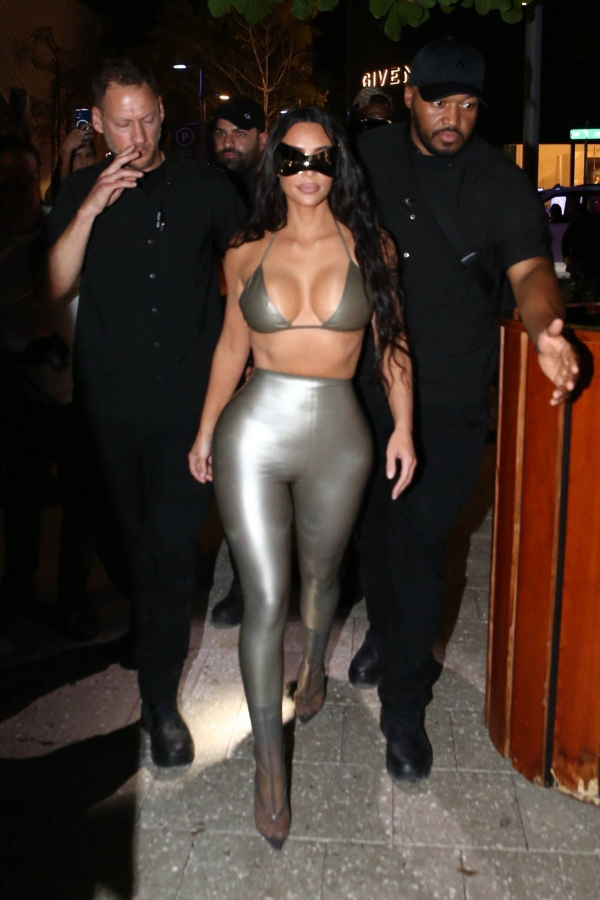 Kim Kardashian is Joined by Sister Khloe at SKIMS Pop-Up Shop Opening Party  in Miami: Photo 4725094, Khloe Kardashian, Kim Kardashian Photos