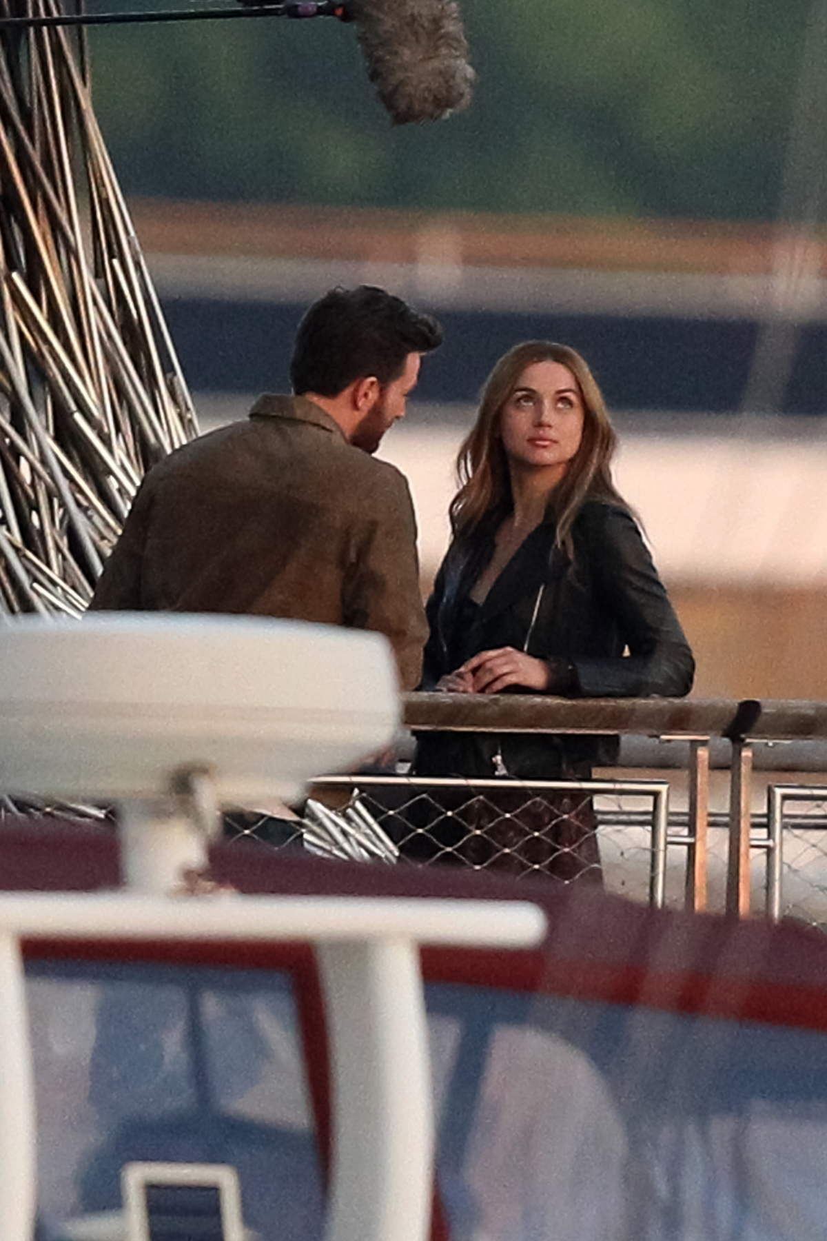 Ghosted featuring Ana de Armas and Chris Evans Released: What Do Critics  Say? - Ci-Lovers