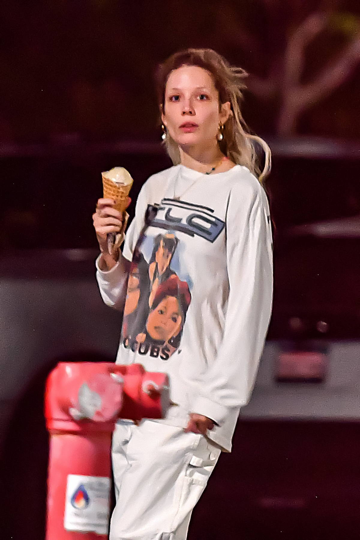 halsey and boyfriend alev aydin step out for some ice cream at