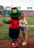 Sydney Sweeney Throws First Pitch at Fenway Park #shorts 