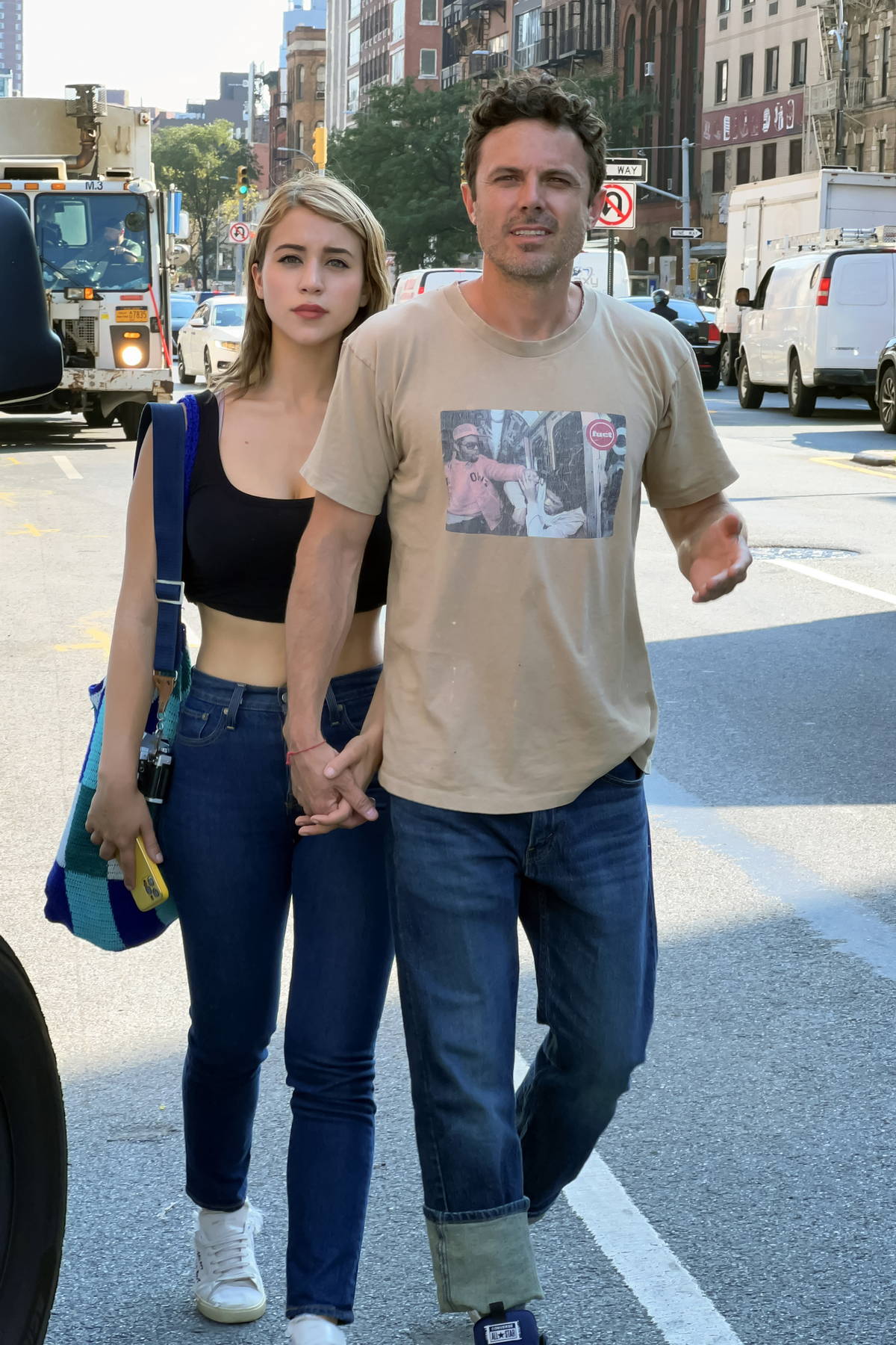 Casey Affleck & Girlfriend Caylee Cowan Hold Hands While Shopping