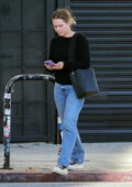 Kristen Bell feeds her parking meter while out for some shopping in Los  Feliz, California