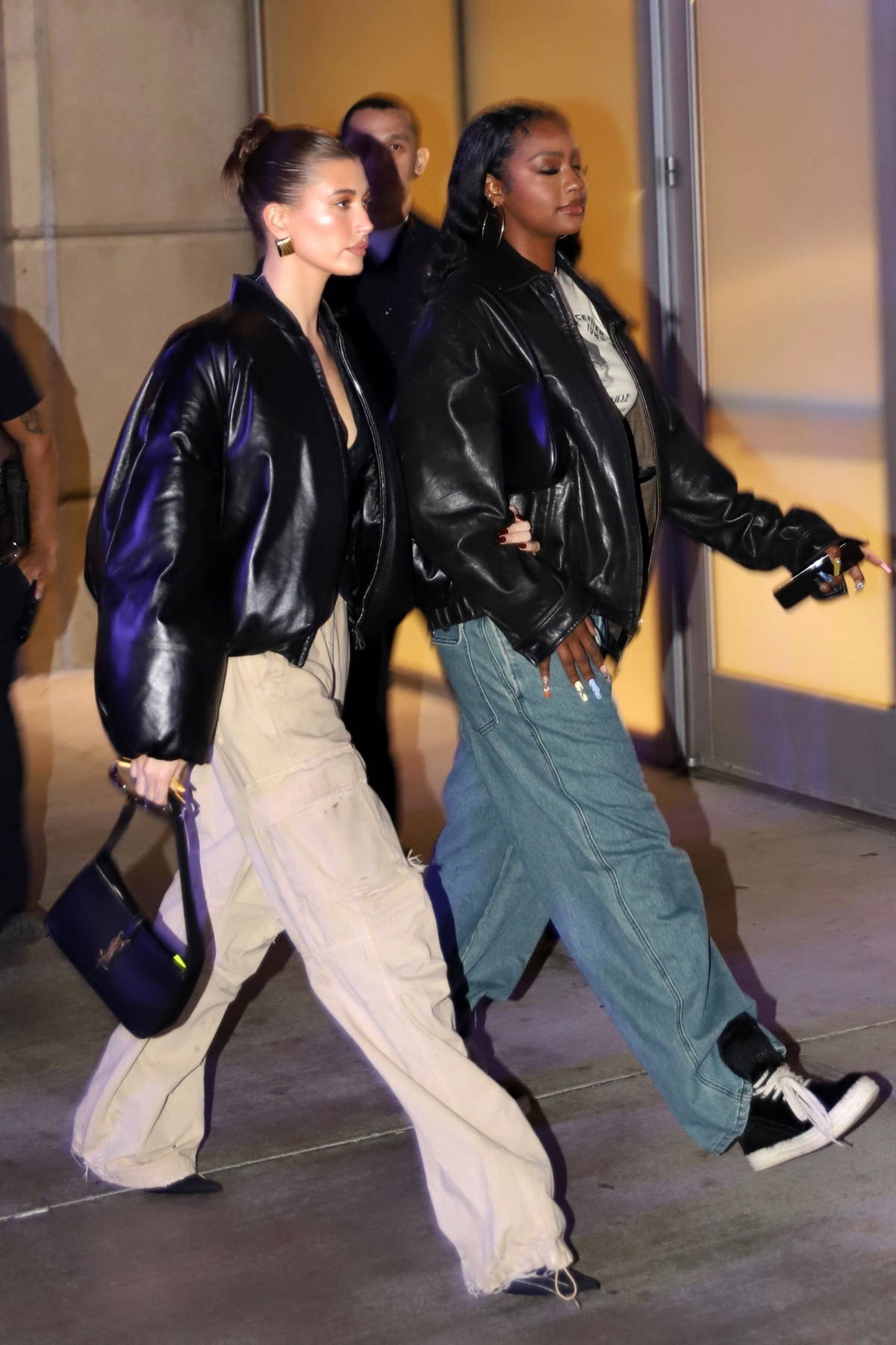 Hailey x Justin leaving the Lakers game at Staples Center // Oct22, 2021