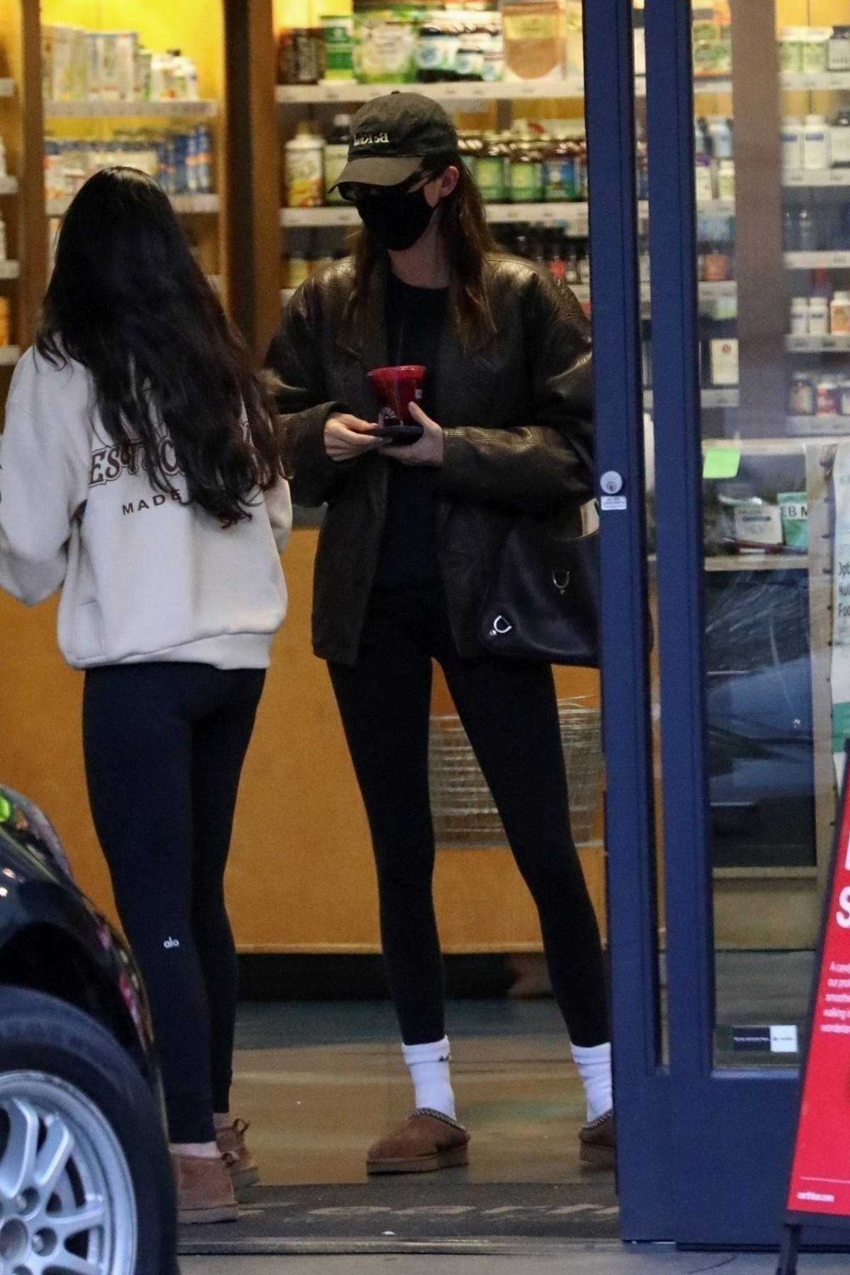 Kendall Jenner rocks black hoodie and leggings as she grabs lunch