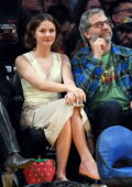 Iris Apatow and her dad Judd Apatow attend the Los Angeles Lakers