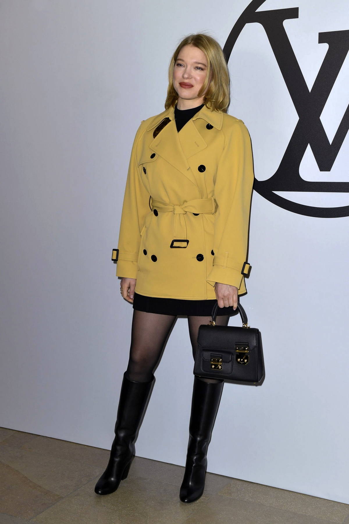 lea seydoux attends the louis vuitton womenswear fw 2023-24 show